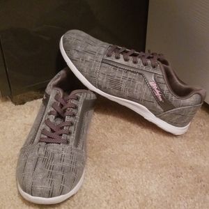 Strikeforce bowling shoes 7.5